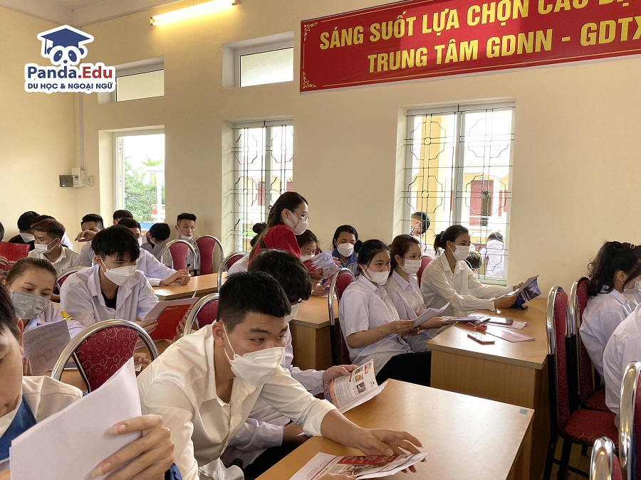 Tư vấn hướng nghiệp tại Trung tâm Giáo dục Thường Xuyên Huyện Kiến Thuỵ